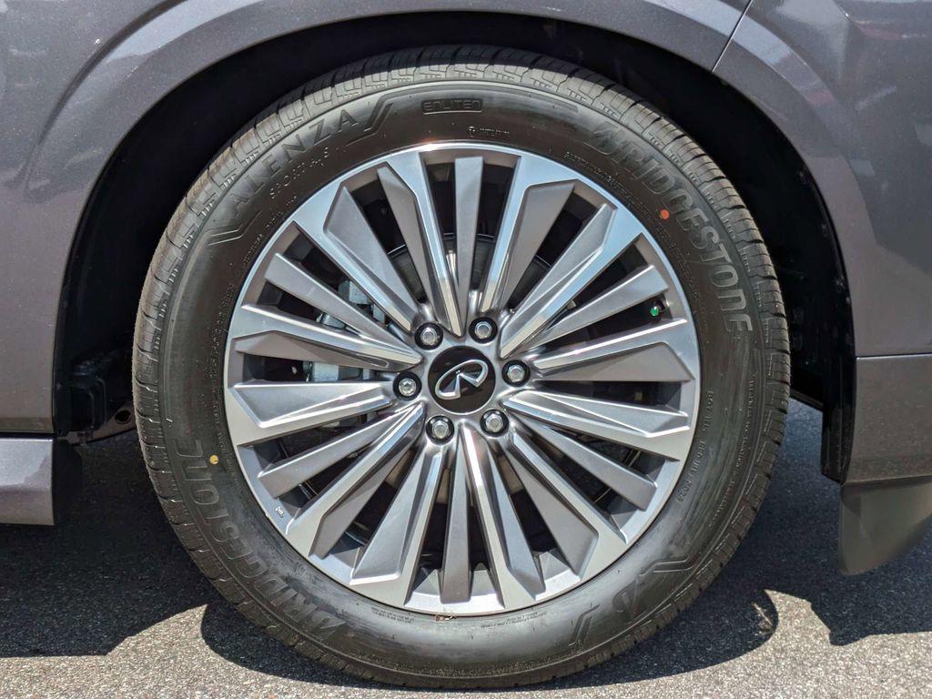 new 2025 INFINITI QX80 car, priced at $84,576
