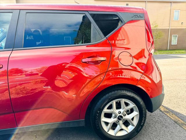 used 2021 Kia Soul car, priced at $13,995