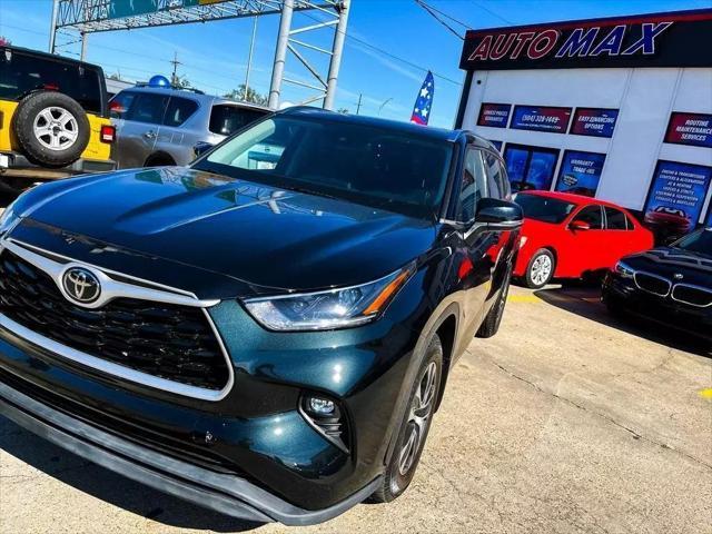 used 2021 Toyota Highlander car, priced at $30,995