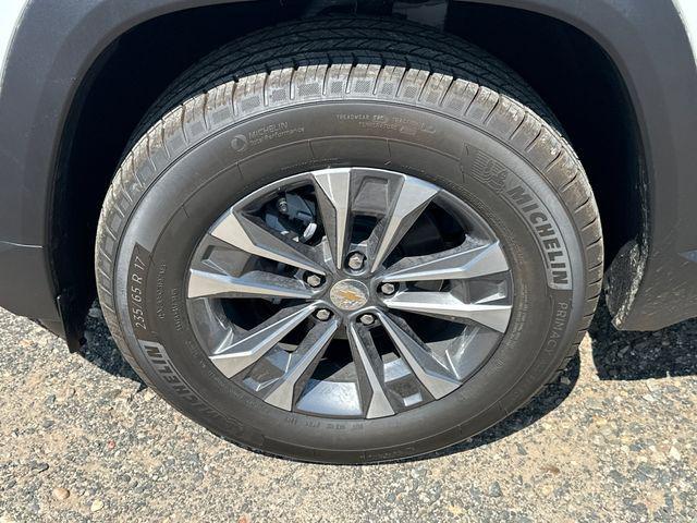 new 2026 Chevrolet Equinox car, priced at $32,045