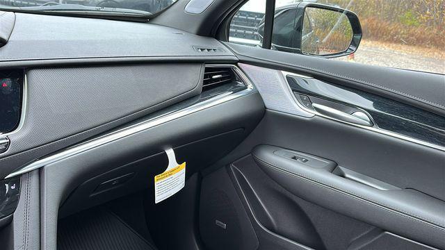 new 2025 Cadillac XT5 car, priced at $54,090