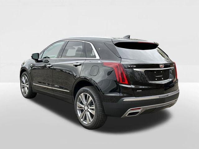 new 2025 Cadillac XT5 car, priced at $54,090
