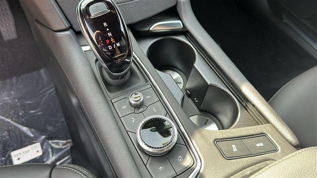 new 2025 Cadillac XT5 car, priced at $43,415