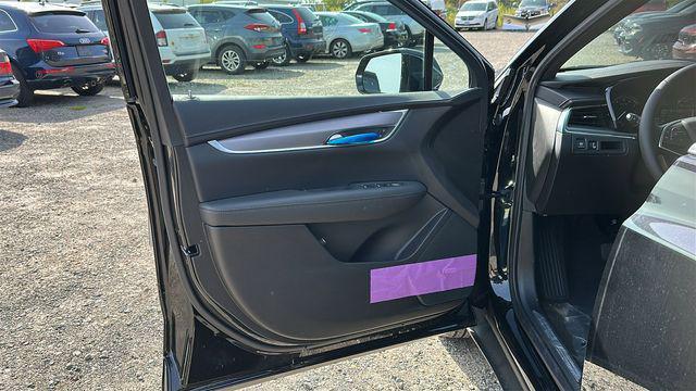 new 2025 Cadillac XT5 car, priced at $43,415