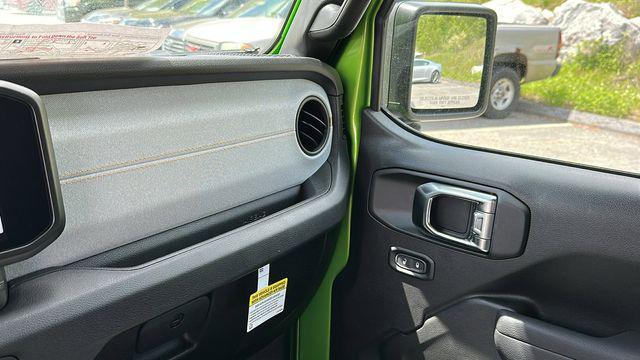 new 2025 Jeep Wrangler car, priced at $32,906