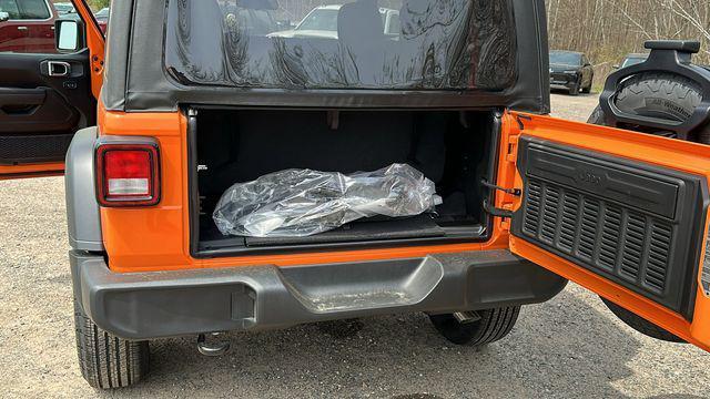 new 2025 Jeep Wrangler car, priced at $33,162