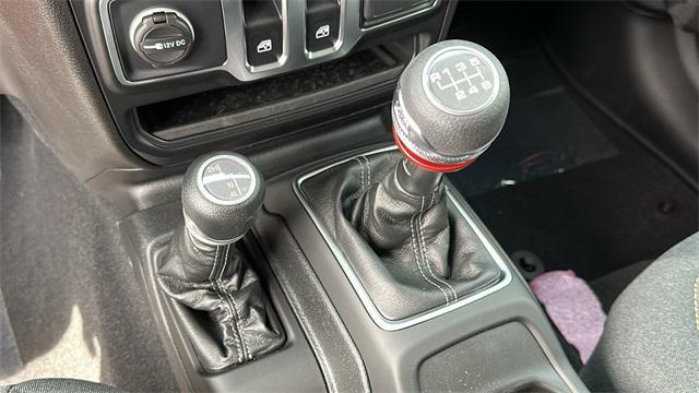 new 2025 Jeep Wrangler car, priced at $34,162