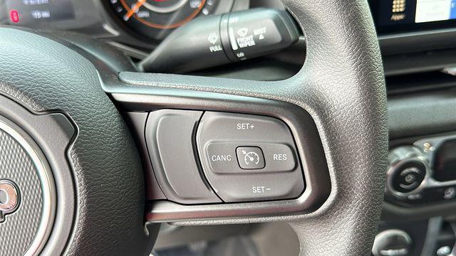 new 2025 Jeep Wrangler car, priced at $33,162