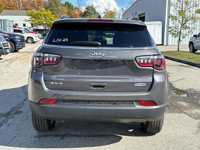 new 2024 Jeep Compass car, priced at $28,999