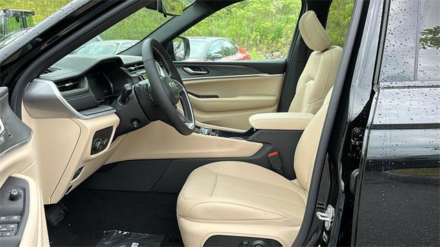 new 2025 Jeep Grand Cherokee car, priced at $48,257