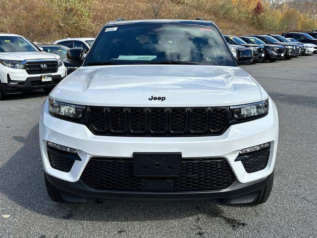 new 2025 Jeep Grand Cherokee car, priced at $47,197