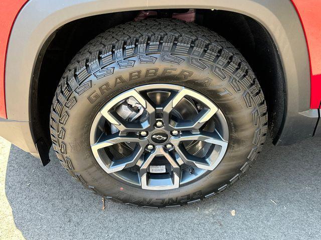 new 2026 Chevrolet Equinox car, priced at $36,390