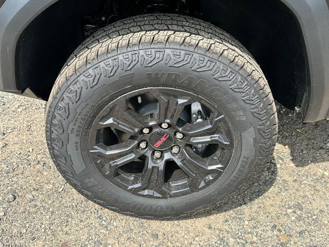 new 2025 GMC Canyon car, priced at $46,220