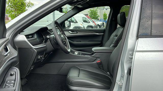 new 2025 Jeep Grand Cherokee car, priced at $48,088
