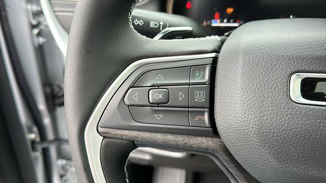 new 2025 Jeep Grand Cherokee car, priced at $48,088