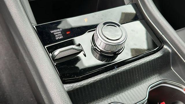 new 2025 Jeep Grand Cherokee car, priced at $48,088