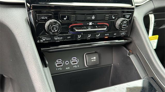 new 2025 Jeep Grand Cherokee car, priced at $49,088