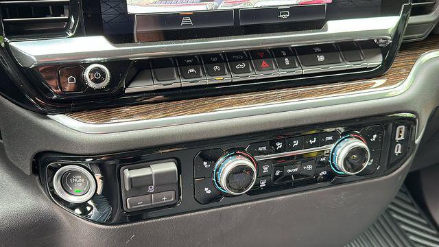 new 2025 GMC Sierra 1500 car, priced at $51,625