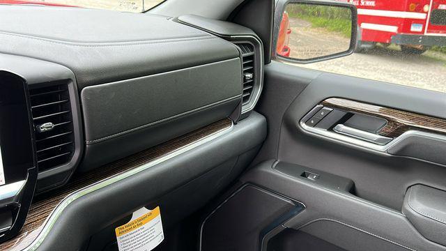 new 2025 GMC Sierra 1500 car, priced at $51,625