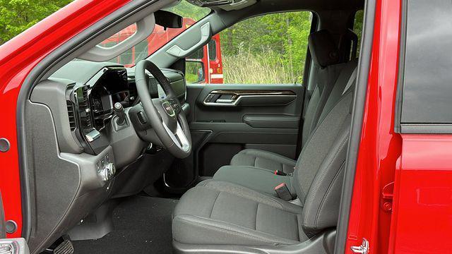 new 2025 GMC Sierra 1500 car, priced at $51,625