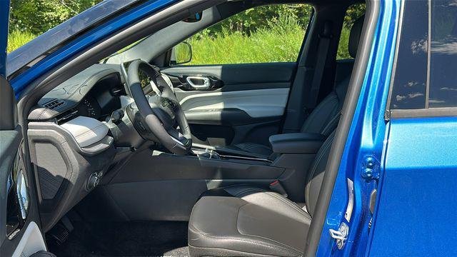 new 2025 Jeep Compass car, priced at $32,500