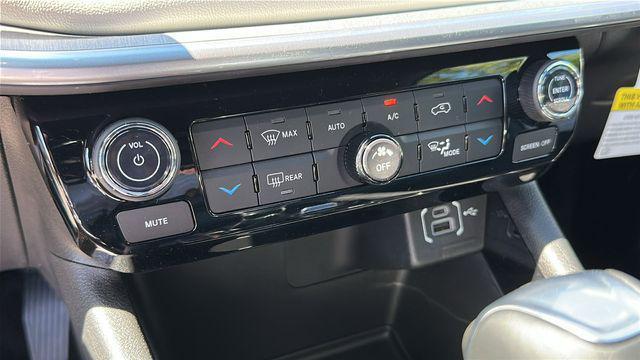 new 2025 Jeep Compass car, priced at $32,500
