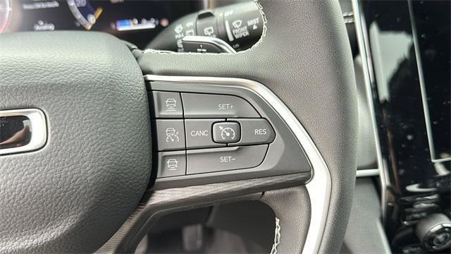 new 2025 Jeep Grand Cherokee car, priced at $41,014