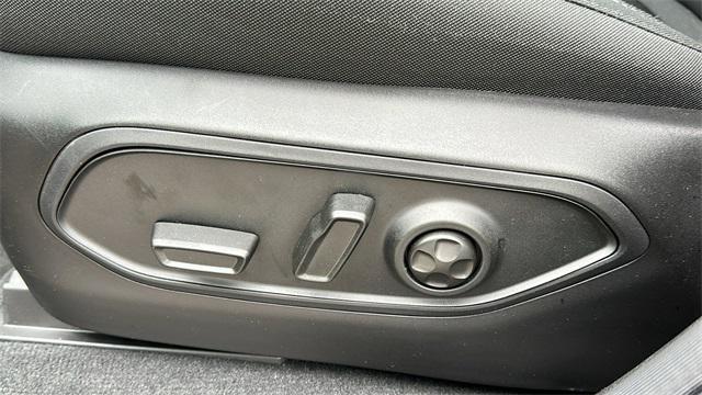 new 2025 Jeep Grand Cherokee car, priced at $41,014