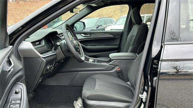 new 2025 Jeep Grand Cherokee car, priced at $41,014