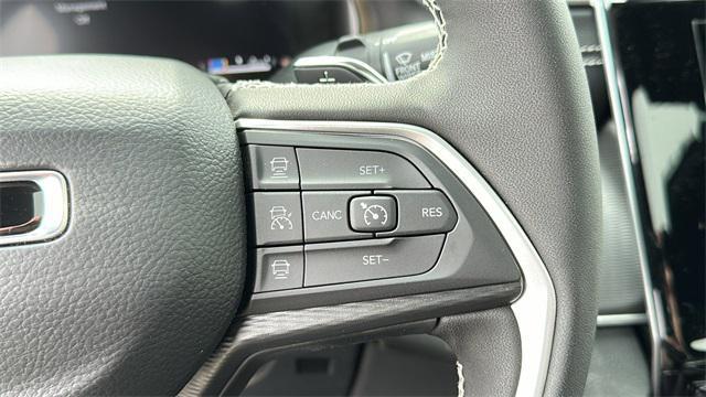 new 2025 Jeep Grand Cherokee car, priced at $40,471