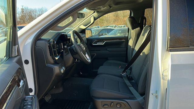 new 2025 GMC Sierra 1500 car, priced at $51,075