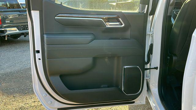 new 2025 GMC Sierra 1500 car, priced at $51,075