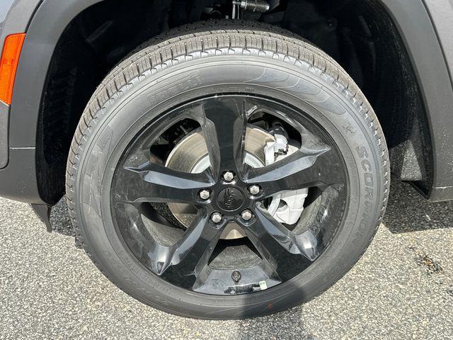 new 2025 Jeep Grand Cherokee car, priced at $54,249