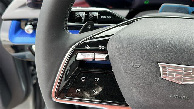 new 2025 Cadillac OPTIQ car, priced at $47,695