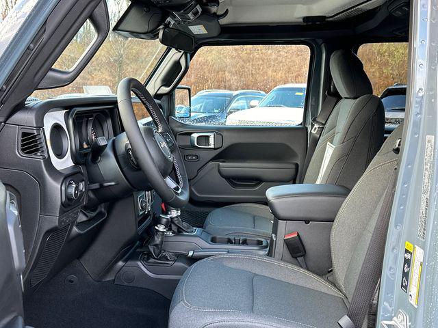 new 2025 Jeep Wrangler car, priced at $43,927