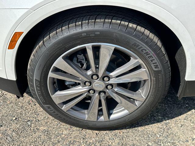 new 2025 Cadillac XT5 car, priced at $55,910