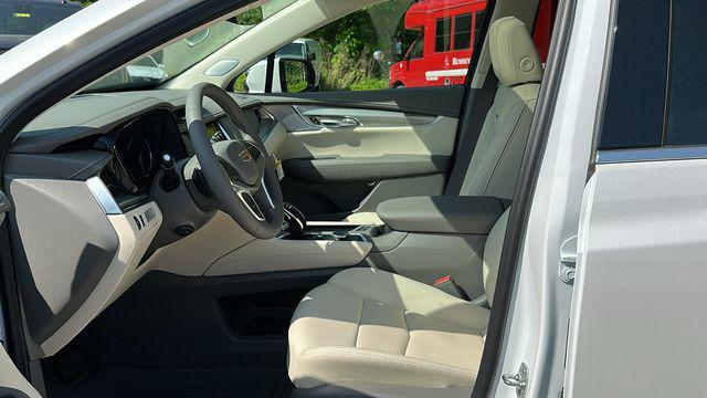 new 2025 Cadillac XT5 car, priced at $55,910