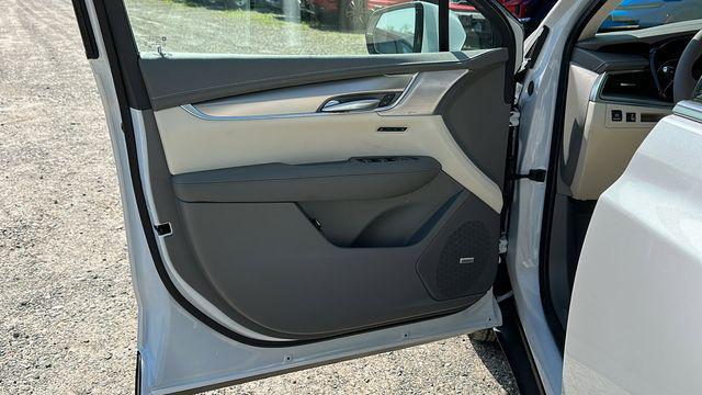 new 2025 Cadillac XT5 car, priced at $55,910