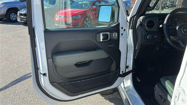 new 2026 Jeep Gladiator car, priced at $59,359