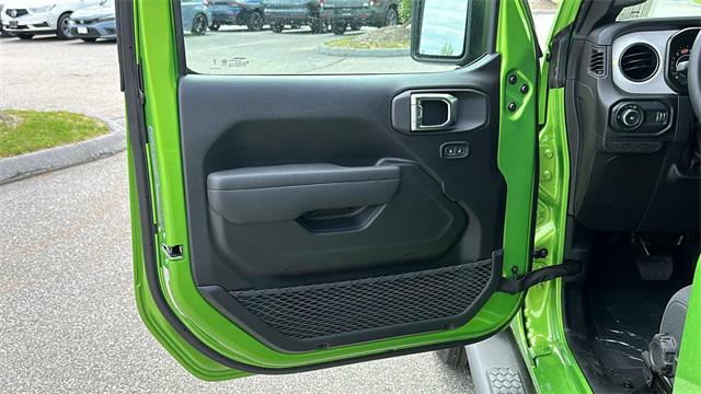 new 2025 Jeep Wrangler car, priced at $36,054