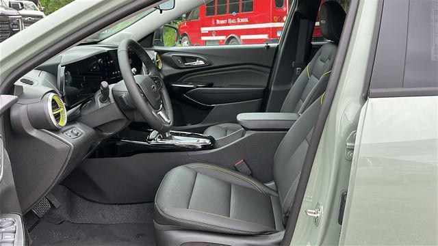 new 2025 Chevrolet Trax car, priced at $26,690
