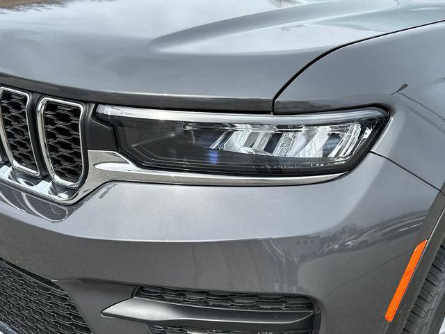 new 2025 Jeep Grand Cherokee car, priced at $40,628