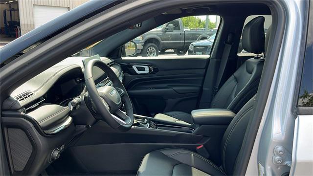 new 2024 Jeep Compass car, priced at $33,197