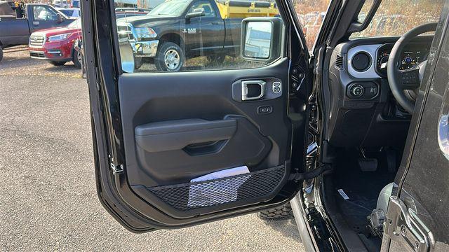 new 2026 Jeep Gladiator car, priced at $50,014