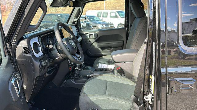 new 2026 Jeep Gladiator car, priced at $50,014