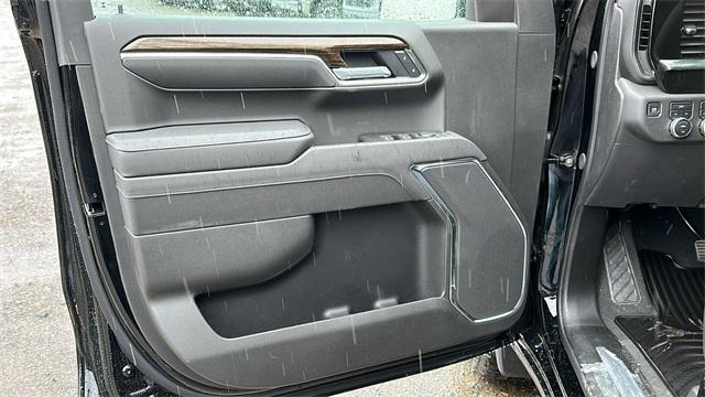 new 2025 GMC Sierra 1500 car, priced at $51,735