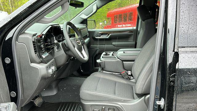 new 2025 GMC Sierra 1500 car, priced at $48,735
