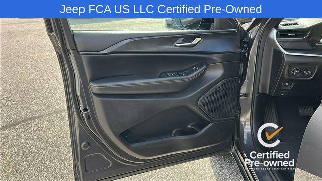 used 2024 Jeep Grand Cherokee car, priced at $32,999