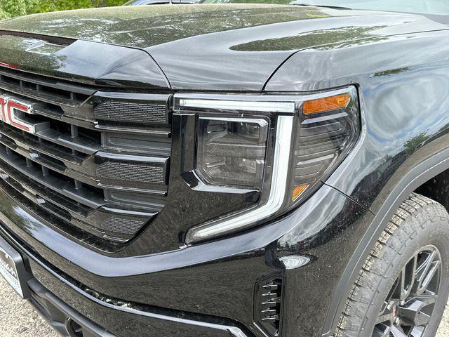new 2025 GMC Sierra 1500 car, priced at $55,270