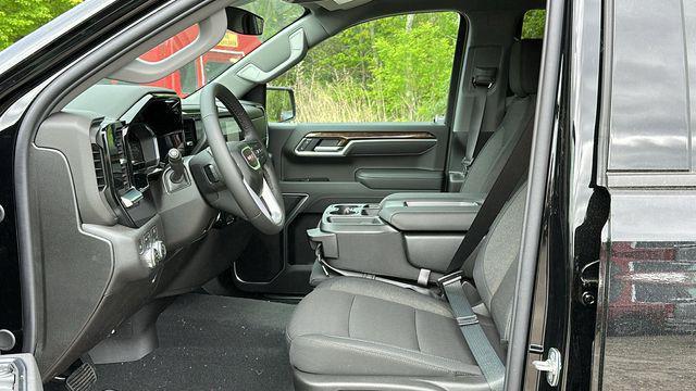 new 2025 GMC Sierra 1500 car, priced at $55,270